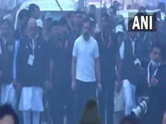 
      
      Congress's Bharat Jodo Yatra resumes from Sohna in Haryana
      
      