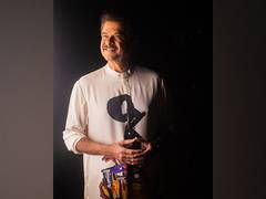 
      
      Anil Kapoor remembers father Surinder on his birth anniversary
      
      