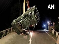 
      
      8 killed in Tamil Nadu as devotees' car plunges into pit
      
      
