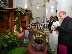 
      
      President Murmu visits Sacred Heart Cathedral in Delhi
      
      