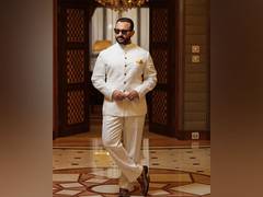 
      
      Saif Ali Khan goes musical this Christmas, strums tune on guitar
      
      