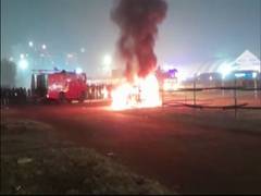 
      
      Vehicle catches fire in Patna's Gandhi Maidan
      
      