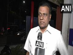 
      
      Congress has little respect for non-Gandhi leaders: Ex-PM's kin
      
      