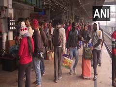 
      
      Bihar: Trains delayed 4-5 hours due to fog, several cancelled
      
      
