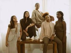 
      
      Females perform better than males on 'theory of mind' test
      
      