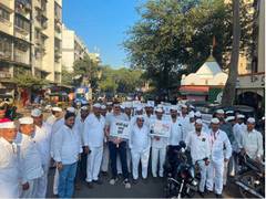 
      
      Tarun Rathi motivates Mumbai Dabbawallahs to save environment 
      
      