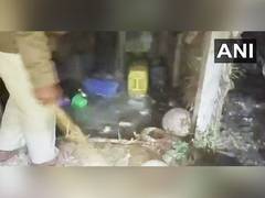 
      
      Liquor smugglers attack police team in Bihar's Begusarai
      
      