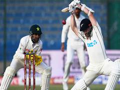 
      
      Williamson's double ton gives NZ lead of 174 against Pakistan
      
      