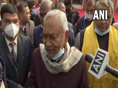 
      
      Bihar CM Nitish Kumar condoles death of PM Modi's mother
      
      