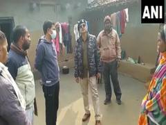 
      
      Mob lynches history-sheeter committing 'theft' in Jharkhand
      
      
