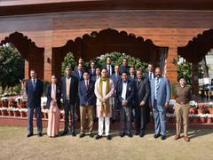 
      
      Uttarakhand: Govt officials call on CM Dhami, extend greetings
      
      