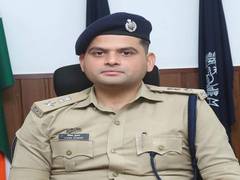 
      
      Kerala: SI caught taking bribe in viral video; probe order
      
      