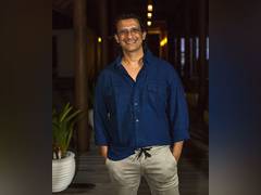
      
      Sharman Joshi drops first look from 'Congratulations'
      
      