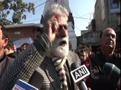
      
      Groups in Kashmir demand war against Pakistan
      
      