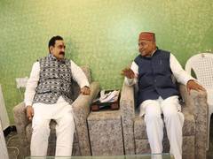 
      
      Cong LoP invites BJP leader to see 'obscene' CDs
      
      