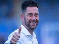 
      
      Mumbai City FC extend head coach Buckingham's contract till 2025
      
      
