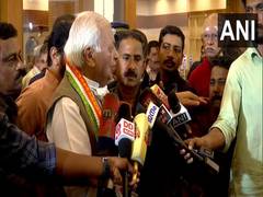 
      
      'Not here to interfere with govt functioning': Kerala Guv
      
      