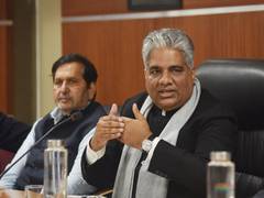 
      
      Centre bans sale of liquor, non-veg food items on Parasnath Hill
      
      