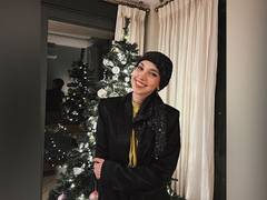
      
      Spanish influencer Elena Huelva, 20, dies of cancer
      
      