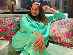 
      
      Bipasha Basu drops pics with hubby, Devi from B'Day celebration
      
      