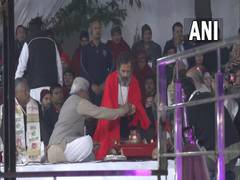 
      
      Rahul Gandhi offers prayers, performs aarti in Haryana
      
      
