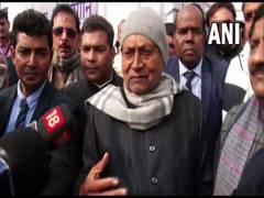 
      
      Bihar CM reviews Madrasa on fourth day of Samadhan Yatra
      
      