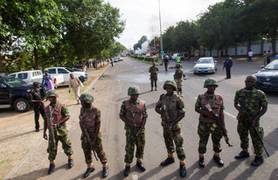 
    Nigeria: Gunmen abduct over 30 people from train station
    