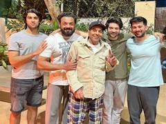 
      
      Dharmendra celebrates Lohri with Bobby and grandsons
      
      
