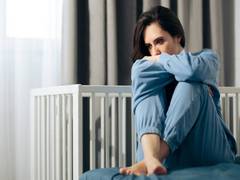 
      
      Support from others in stressful times can ease depression risk
      
      