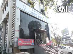 
      
      Maha: Police beefs up Nitin Gadkari's security after threat calls
      
      