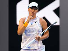 
      
      Australian Open: World number 1 Swiatek starts campaign with win 
      
      