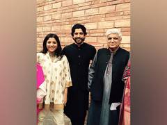 
      
      Zoya Akhtar wishes father Javed Akhtar on his birthday
      
      