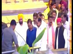 
      
      Telangana, Delhi & Punjab CM offer prayers along with SP chief
      
      