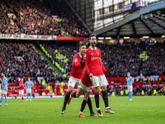 
      
      British billionaire Jim Ratcliffe makes bid to buy Man United 
      
      