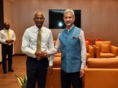 
      
      EAM S Jaishankar meets Maldives Prez Ibrahim Mohamed Solih
      
      