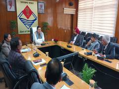 
      
      U'Khand CM holds review meeting on Joshimath
      
      