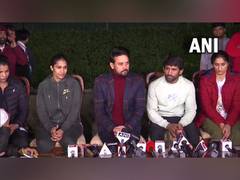 
      
      Wrestlers call off protest; WFI chief to step aside till probe
      
      