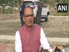 
      
      MP CM hits back at Kamal Nath over 'threat' to police
      
      