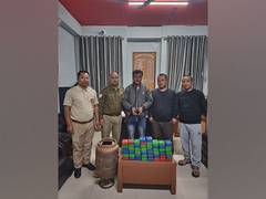 
      
      Mizoram: Police seize heroin worth Rs 3.4 crore, one held 
      
      