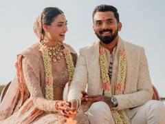 
      
      Athiya Shetty-KL Rahul exude charm in first official wedding phot
      
      