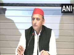 
      
      SP chief Akhilesh Yadav unhappy with Swami Prasad Maurya
      
      