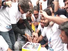 
      
      Fans welcome SRK's 'Pathaan' with cakes in Bihar's Patna
      
      
