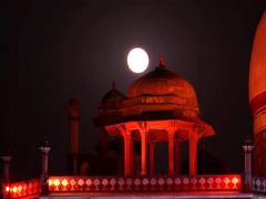 
      
      1000 monuments to be taken over by private sector
      
      