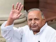 
      
      Mulayam Singh Yadav among 3 get Padma Vibhushan posthumously
      
      