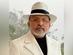 
      
      Annu Kapoor hospitalised in Delhi after chest problem
      
      