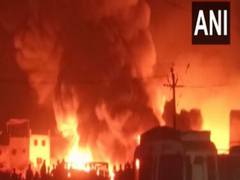 
      
      Huge fire breaks out at car showroom in Gujarat's Surat
      
      