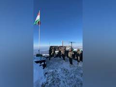 
      
      Indian Army hoists national flag at 8000 feet in Poonch
      
      