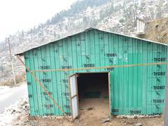 
      
      Husbandry Dept distributing silage for animal fodder: Chamoli DM
      
      