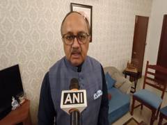 
      
      Former UP minister asks SP to throw out Maurya from party
      
      
