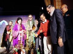 
      
      Renowned Ghazal singer Anita Singhvi awes crowd at her concert
      
      